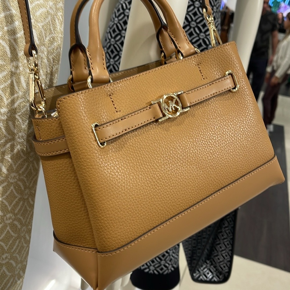Michael Kors Reed Small Satchel Crossbody Center Zip Bag
Color: Deer
NWT